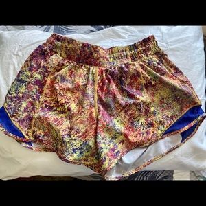 Lululemon Seawheeze Hotty Hot 4”